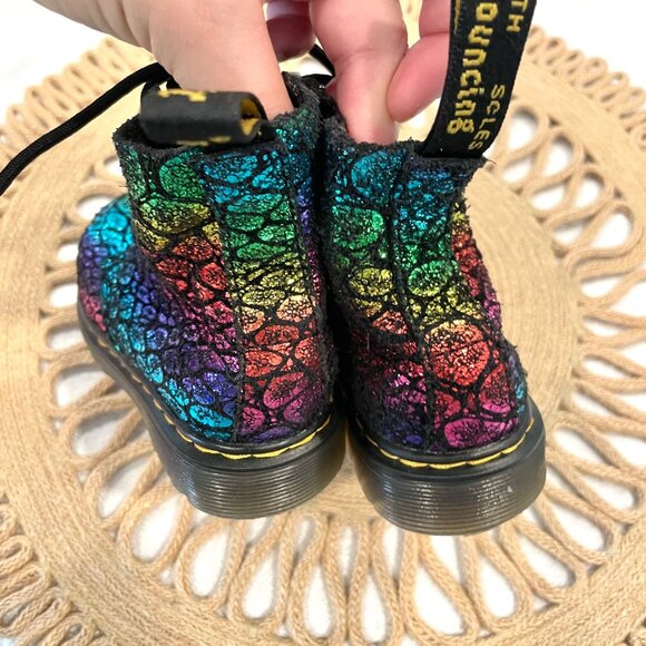Dr Martens Infant 1460 Metallic Suede Ankle Boots in Black + Rainbow US 7 - Picture 6 of 9